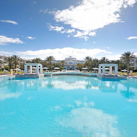 Radisson Blu Palace Resort & Thalasso, Djerba Mezraia Esterno foto The swimming pool at the hotel