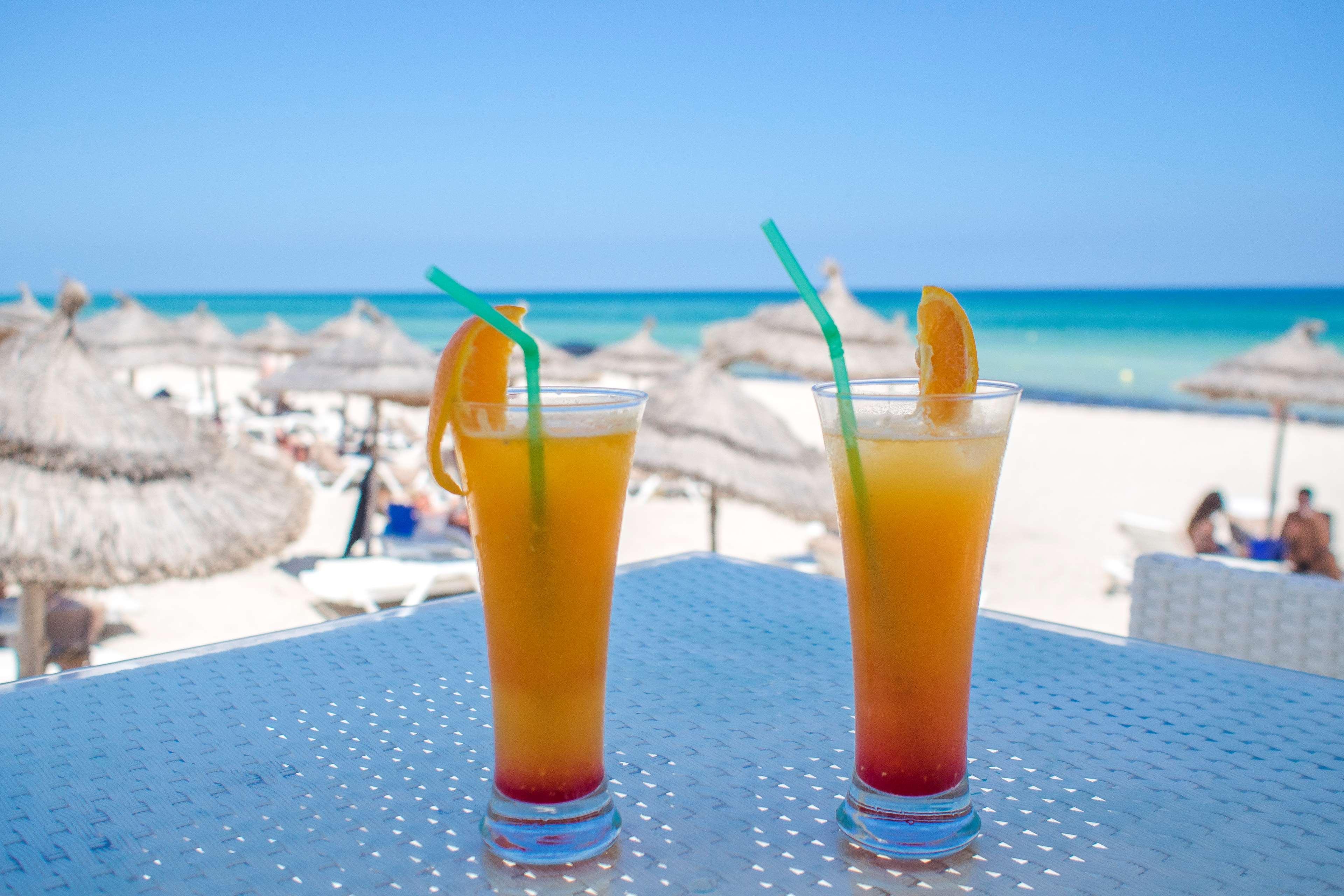 Radisson Blu Palace Resort & Thalasso, Djerba Mezraia Esterno foto Two tequila sunrises