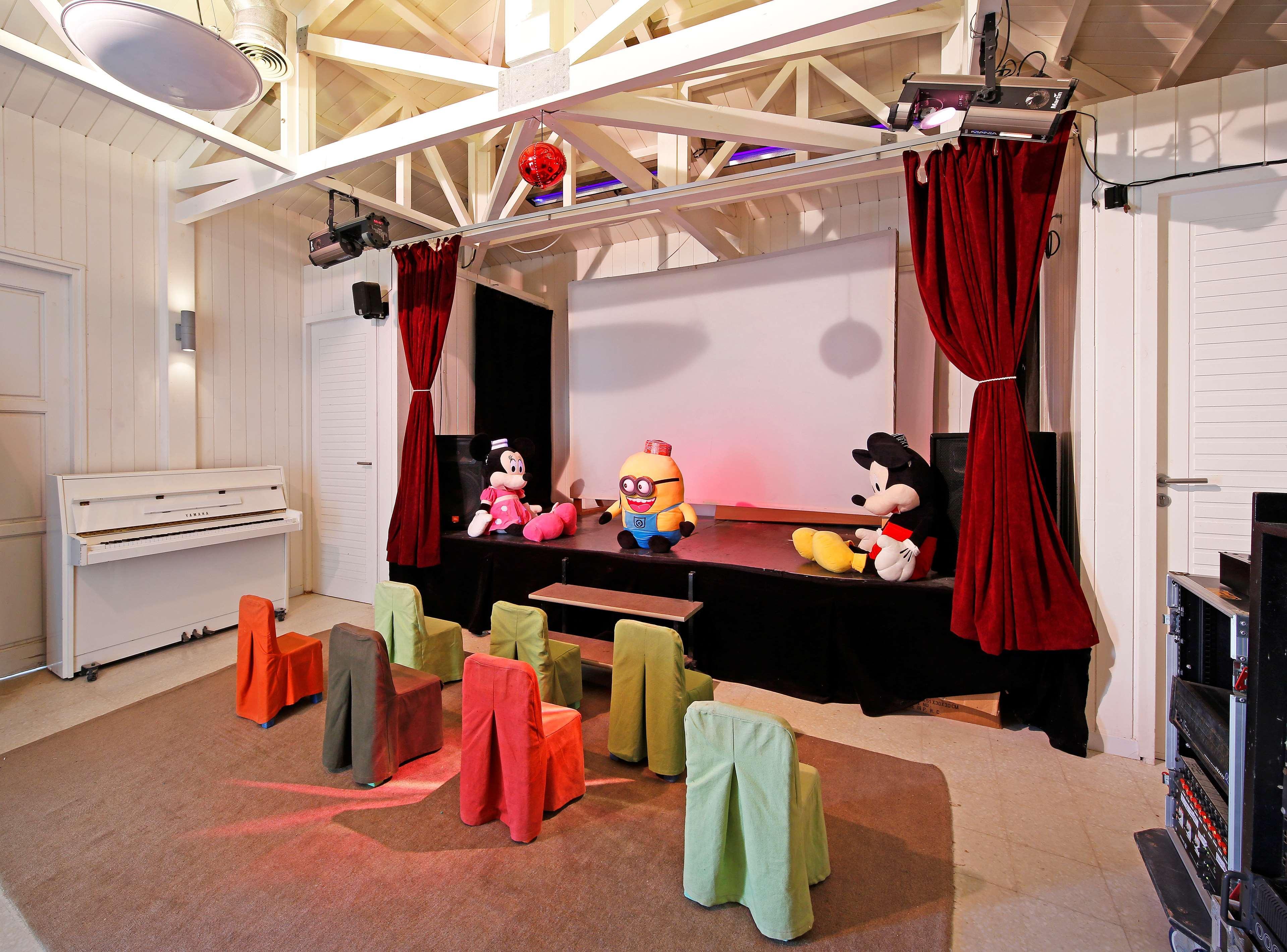 Radisson Blu Palace Resort & Thalasso, Djerba Mezraia Esterno foto Puppet Theatre