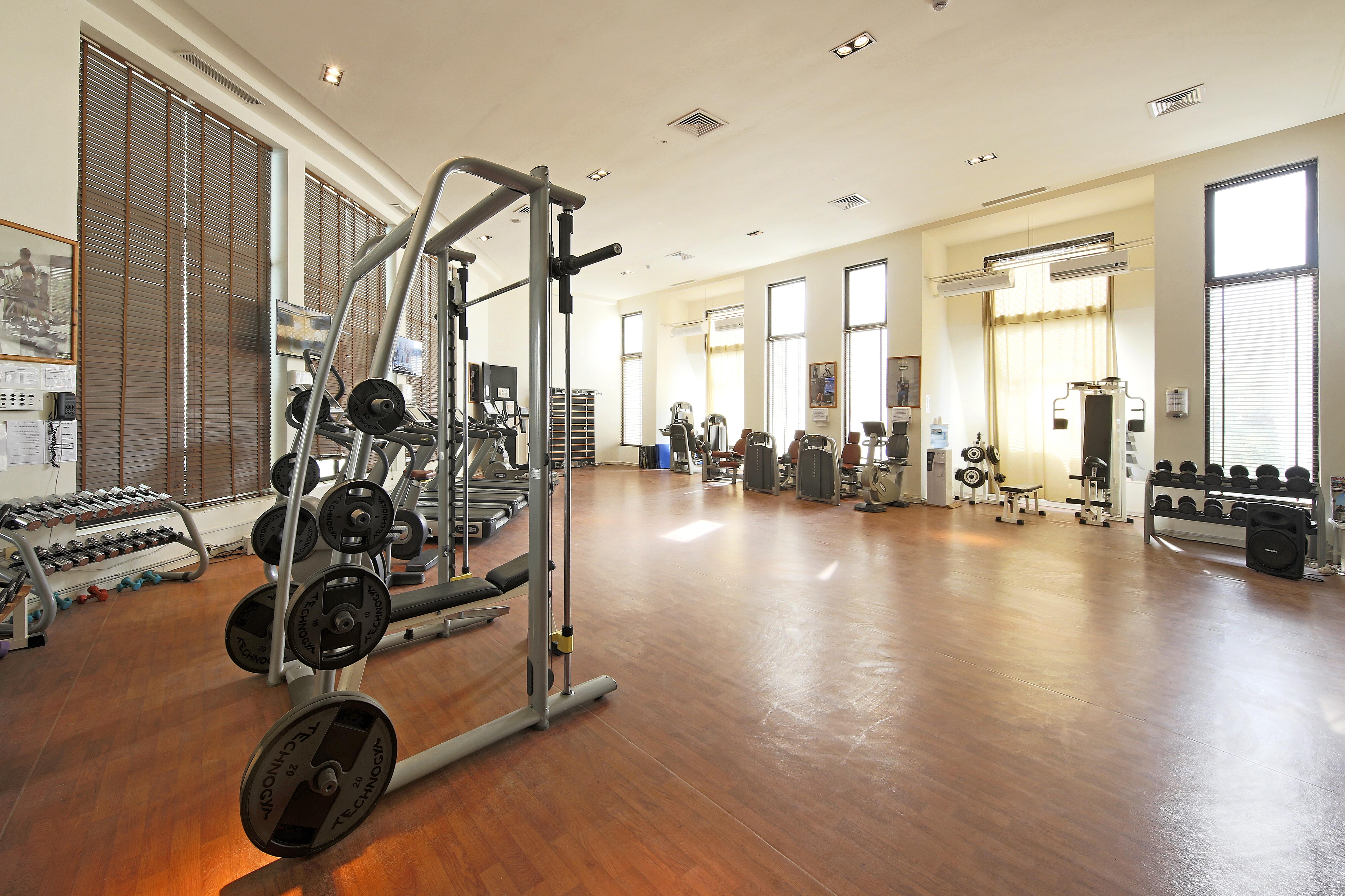Radisson Blu Palace Resort & Thalasso, Djerba Mezraia Esterno foto The gym at the hotel