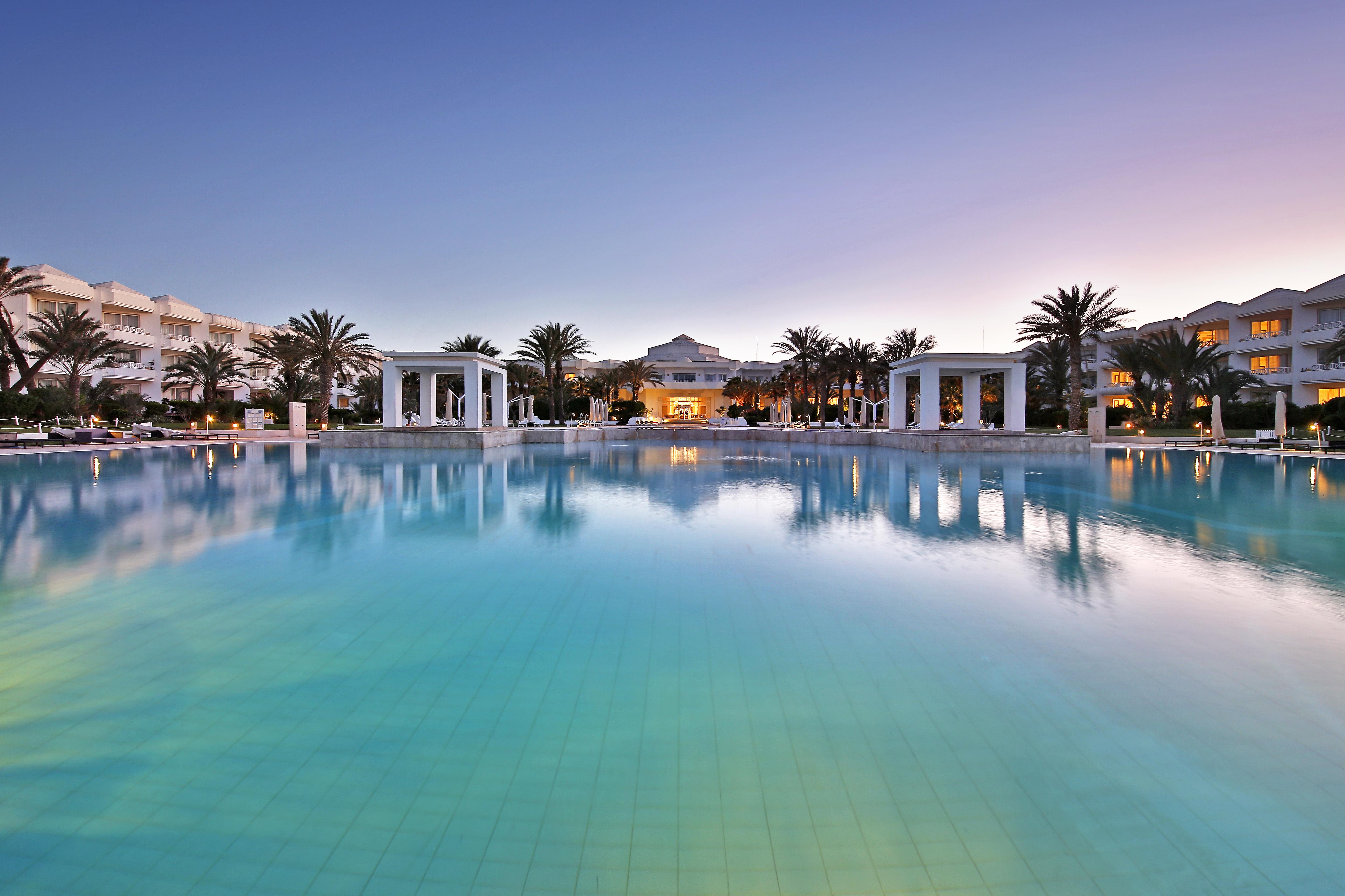 Radisson Blu Palace Resort & Thalasso, Djerba Mezraia Esterno foto The Royal Mirage Hotel